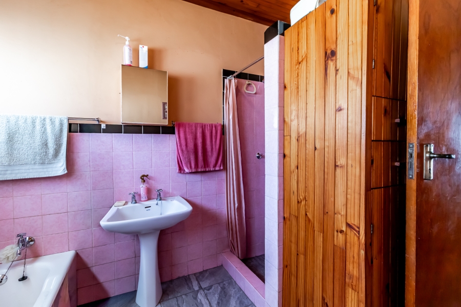 3 Bedroom Property for Sale in Les Marais Gauteng