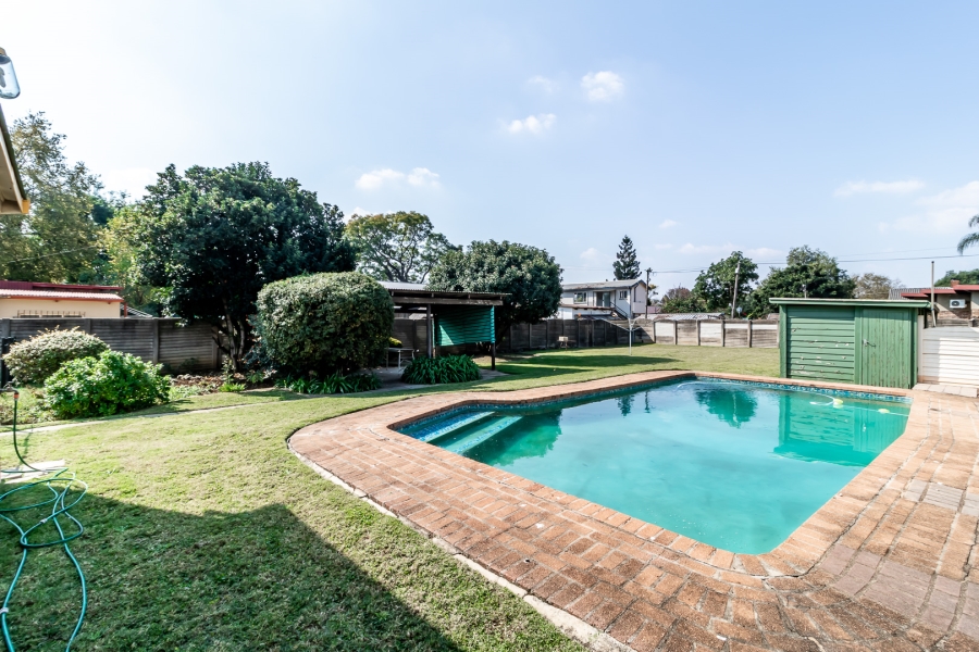 3 Bedroom Property for Sale in Les Marais Gauteng