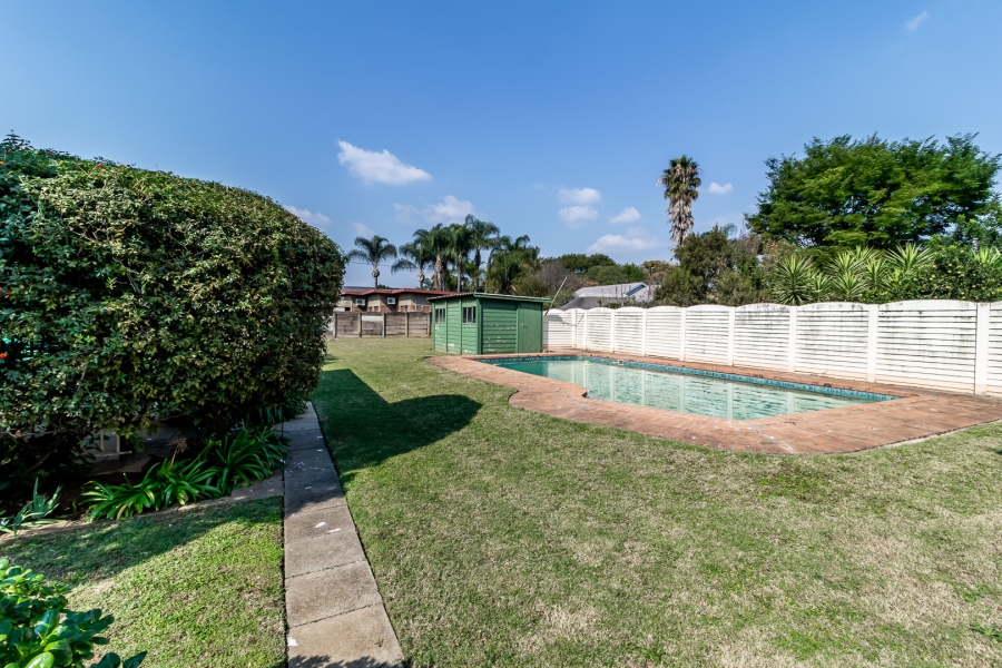 3 Bedroom Property for Sale in Les Marais Gauteng