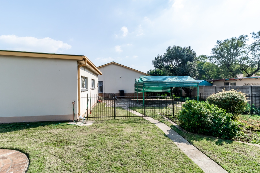 3 Bedroom Property for Sale in Les Marais Gauteng