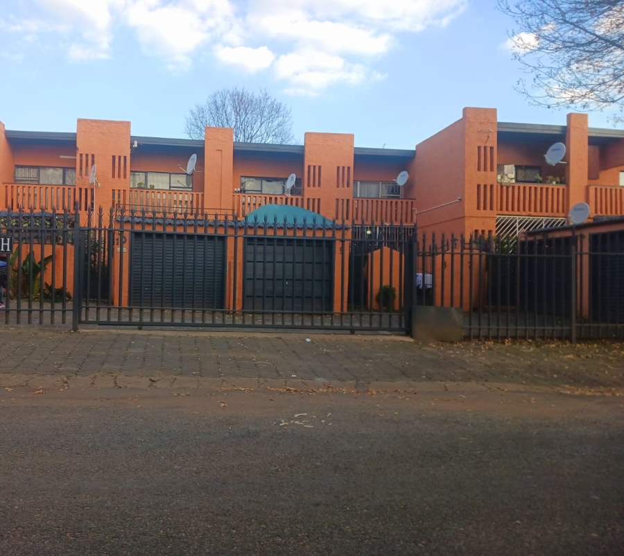 2 Bedroom Property for Sale in Windsor West Gauteng