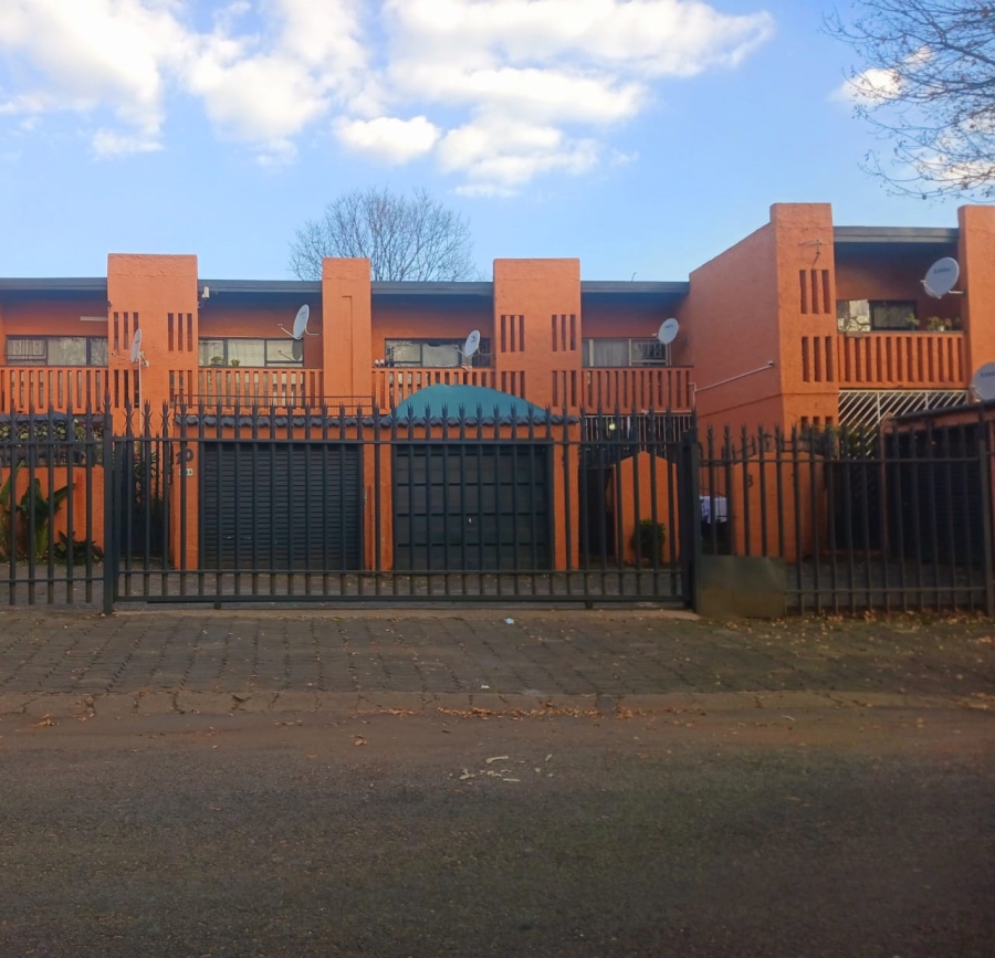 2 Bedroom Property for Sale in Windsor West Gauteng