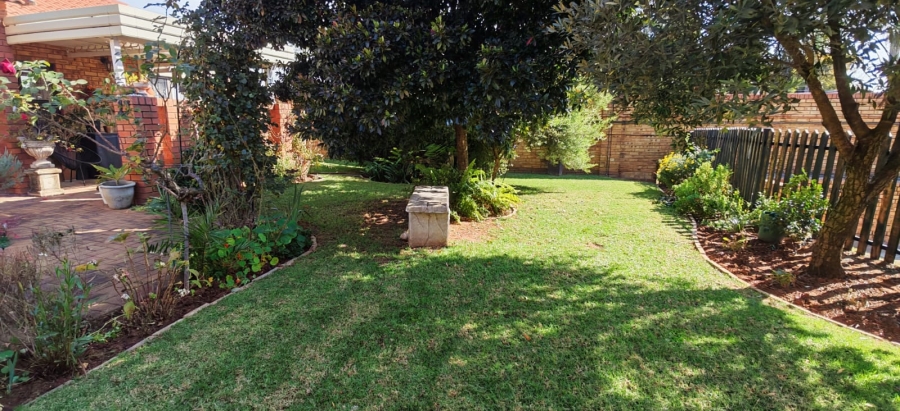 To Let 2 Bedroom Property for Rent in Brentwood Gauteng