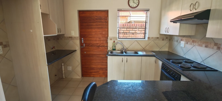 To Let 2 Bedroom Property for Rent in Brentwood Gauteng