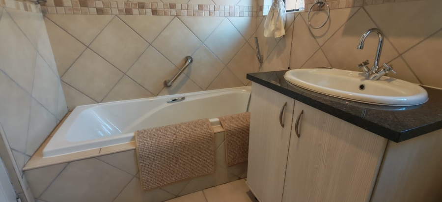 To Let 2 Bedroom Property for Rent in Brentwood Gauteng