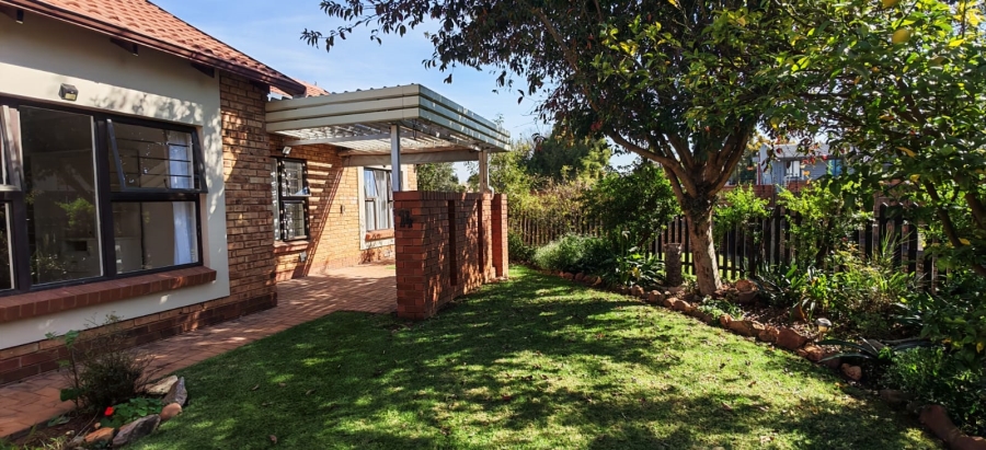 To Let 2 Bedroom Property for Rent in Brentwood Gauteng