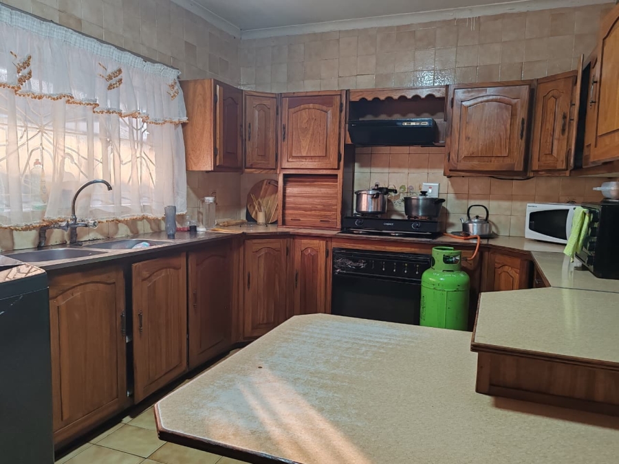 3 Bedroom Property for Sale in Bakerton Gauteng