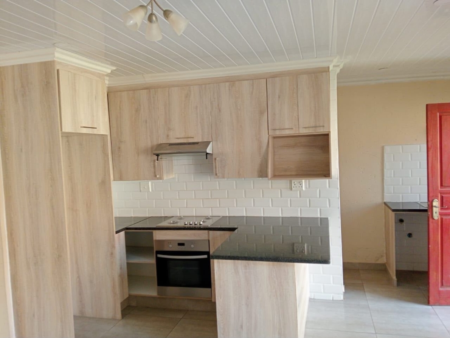 To Let 2 Bedroom Property for Rent in Crystal Park Gauteng