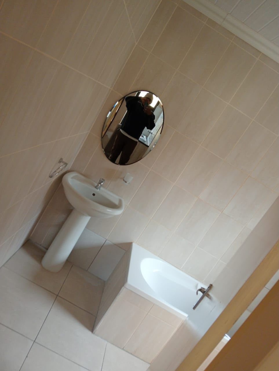 To Let 2 Bedroom Property for Rent in Crystal Park Gauteng
