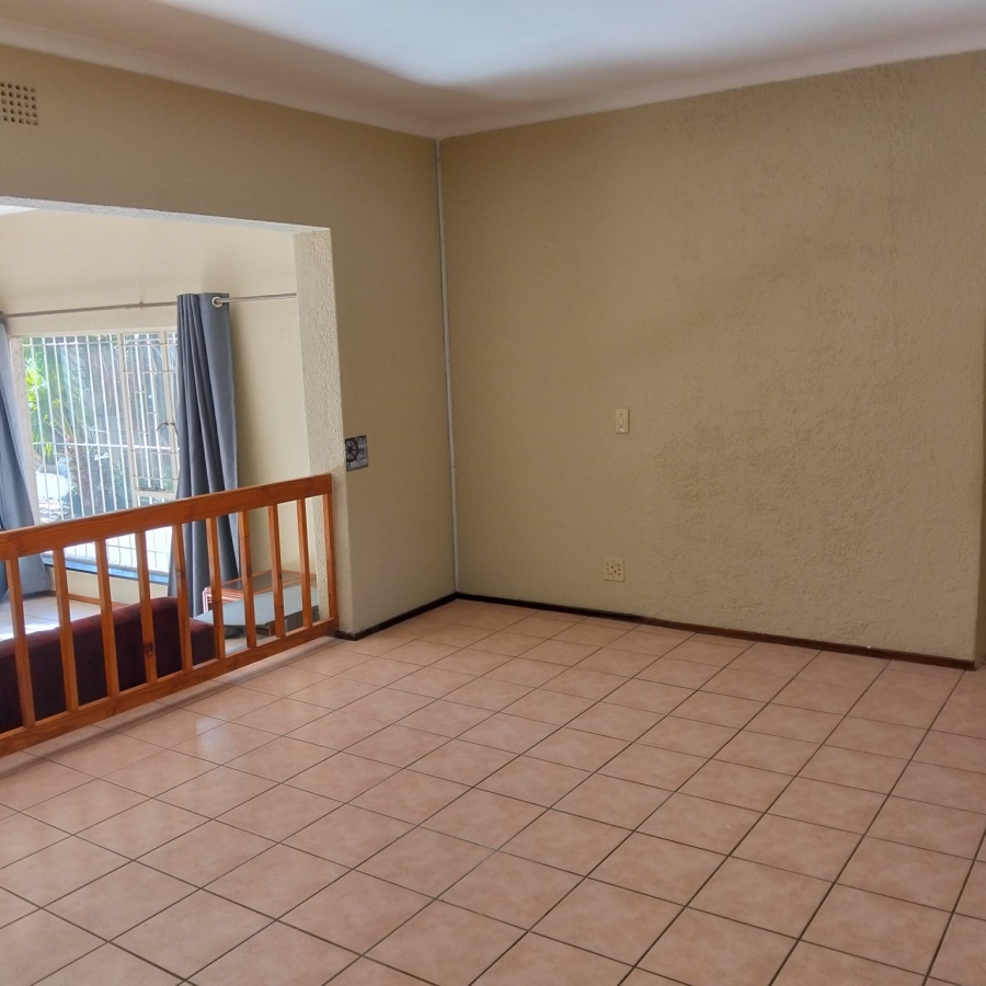 5 Bedroom Property for Sale in Eden Glen Gauteng