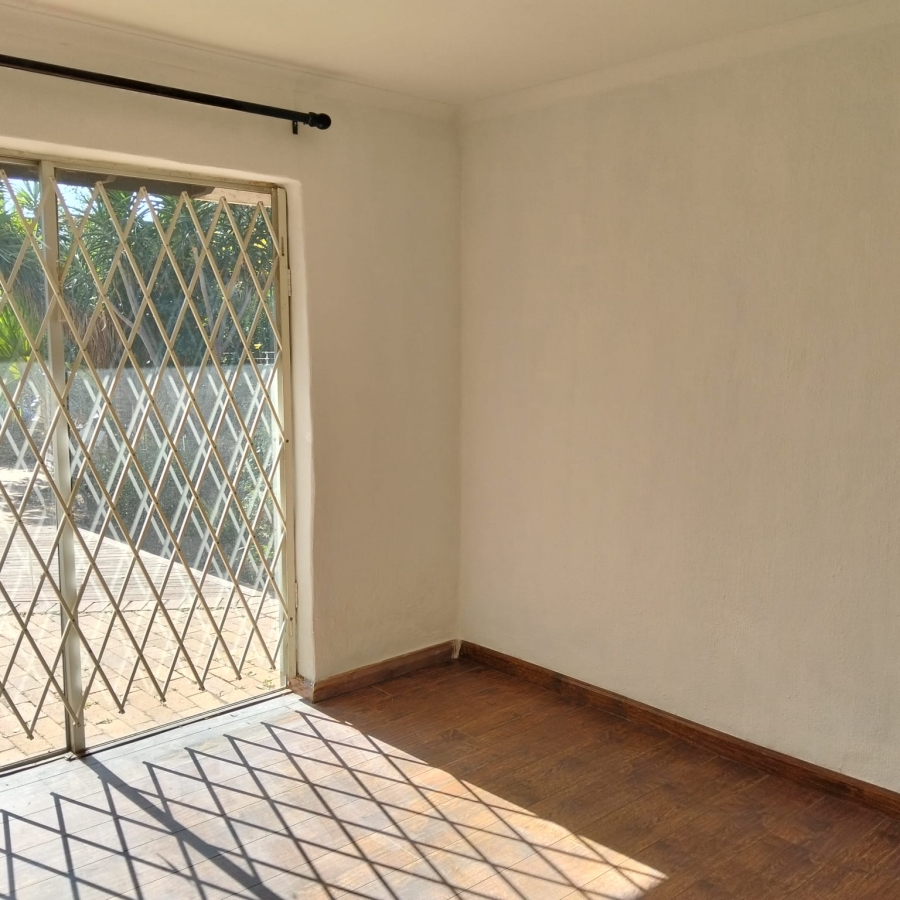 5 Bedroom Property for Sale in Eden Glen Gauteng