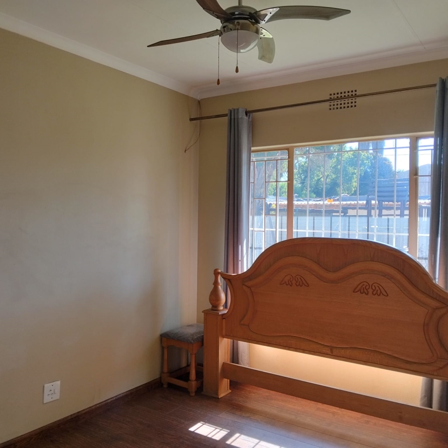 5 Bedroom Property for Sale in Eden Glen Gauteng