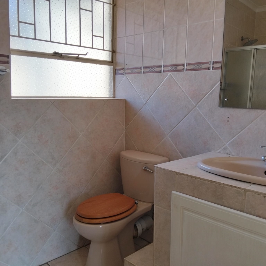 5 Bedroom Property for Sale in Eden Glen Gauteng