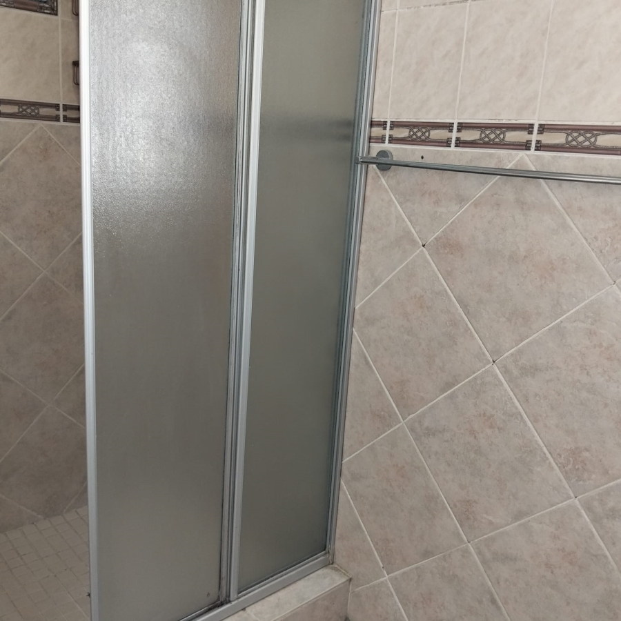 5 Bedroom Property for Sale in Eden Glen Gauteng