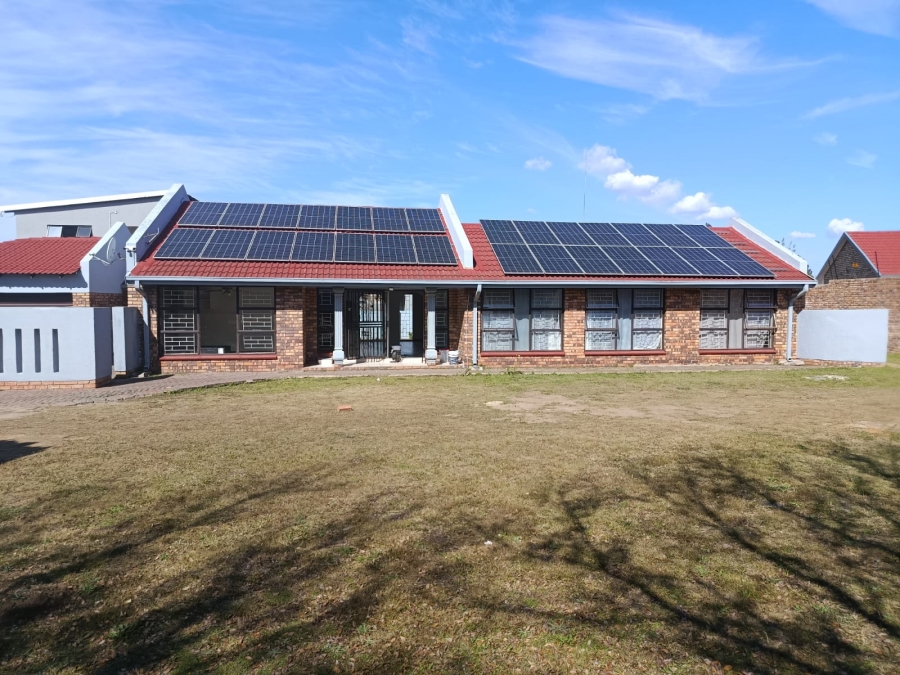 4 Bedroom Property for Sale in Bedworth Park Gauteng
