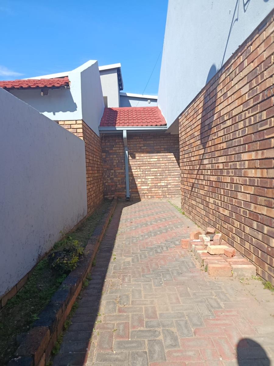 4 Bedroom Property for Sale in Bedworth Park Gauteng