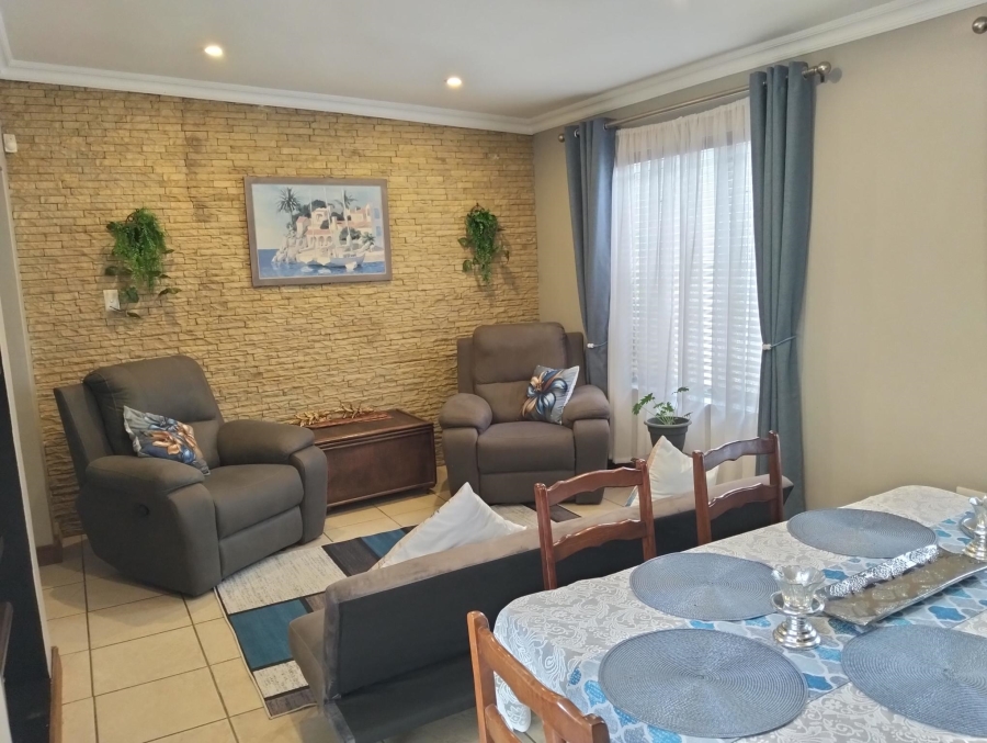 4 Bedroom Property for Sale in Garsfontein Gauteng