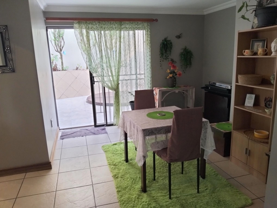 4 Bedroom Property for Sale in Garsfontein Gauteng