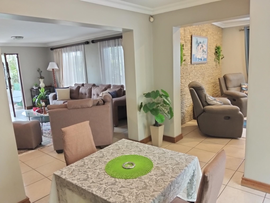 4 Bedroom Property for Sale in Garsfontein Gauteng