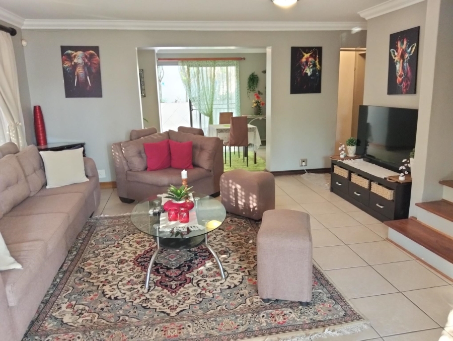 4 Bedroom Property for Sale in Garsfontein Gauteng