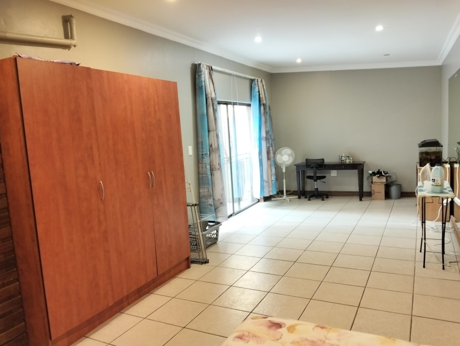 4 Bedroom Property for Sale in Garsfontein Gauteng
