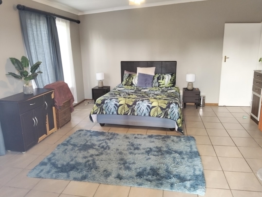 4 Bedroom Property for Sale in Garsfontein Gauteng