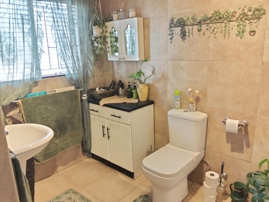 4 Bedroom Property for Sale in Garsfontein Gauteng