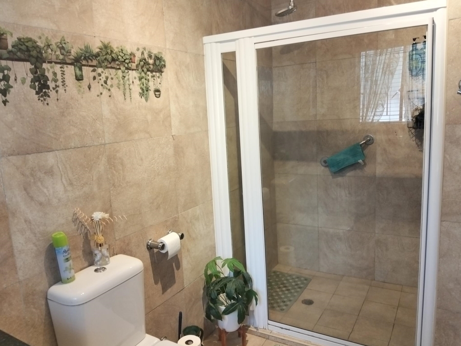 4 Bedroom Property for Sale in Garsfontein Gauteng