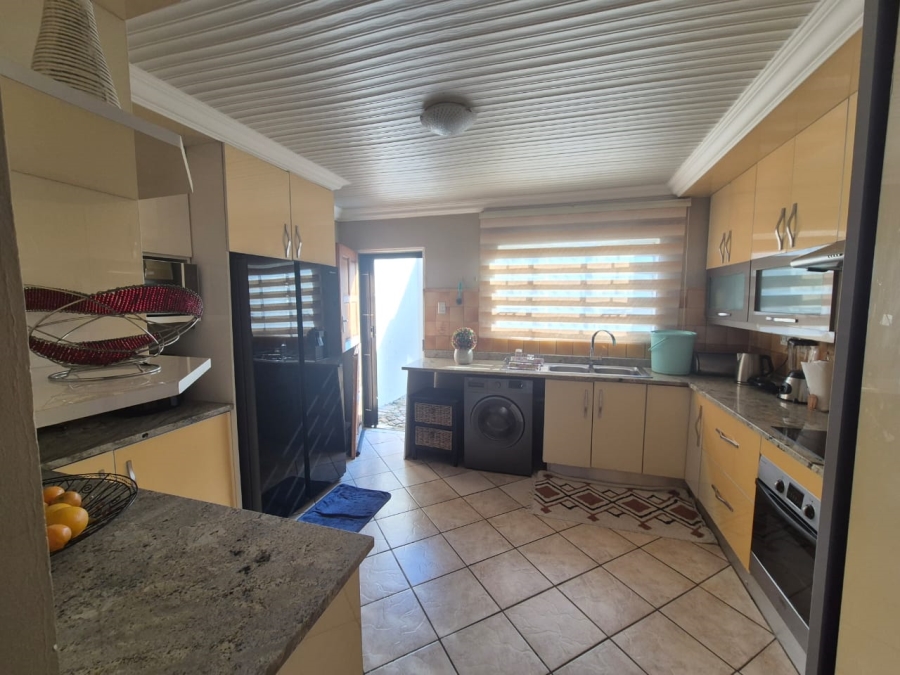4 Bedroom Property for Sale in Liefde en Vrede Gauteng