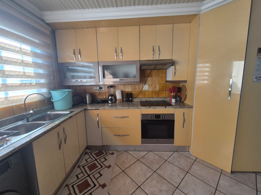 4 Bedroom Property for Sale in Liefde en Vrede Gauteng