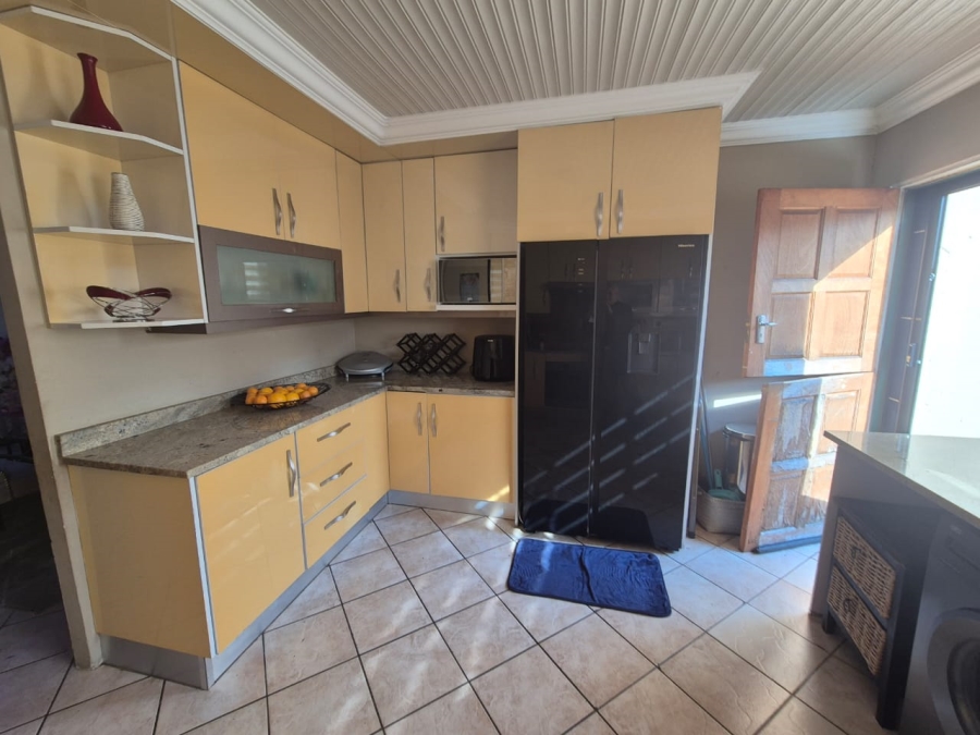 4 Bedroom Property for Sale in Liefde en Vrede Gauteng