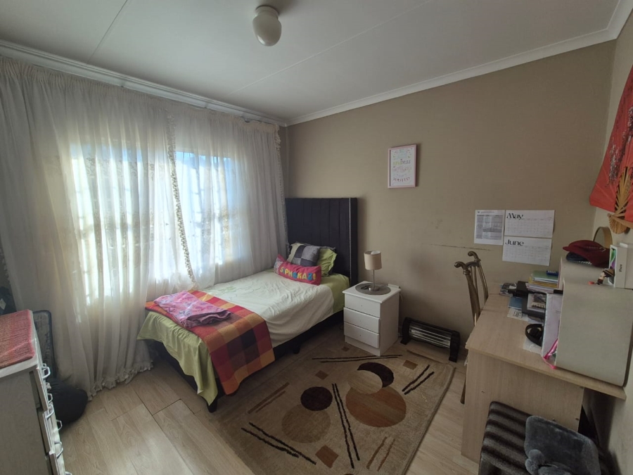 4 Bedroom Property for Sale in Liefde en Vrede Gauteng