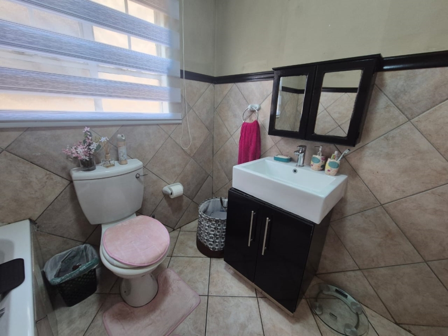 4 Bedroom Property for Sale in Liefde en Vrede Gauteng