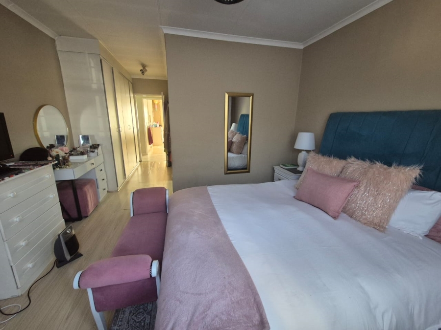 4 Bedroom Property for Sale in Liefde en Vrede Gauteng