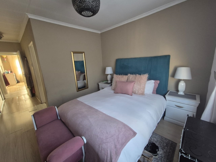 4 Bedroom Property for Sale in Liefde en Vrede Gauteng