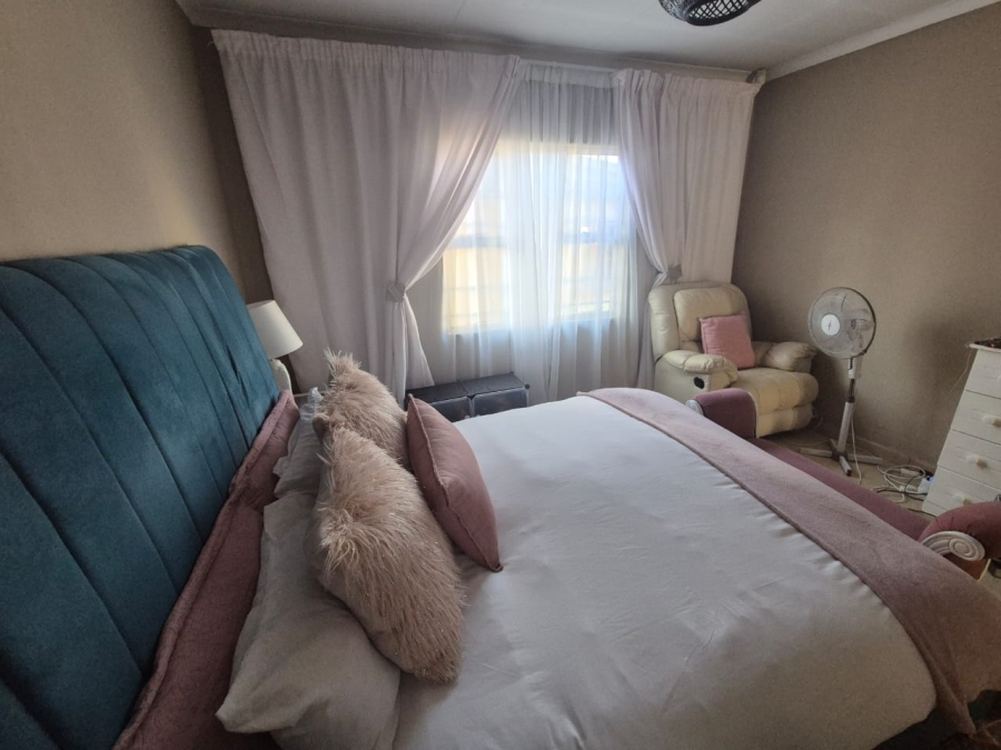 4 Bedroom Property for Sale in Liefde en Vrede Gauteng