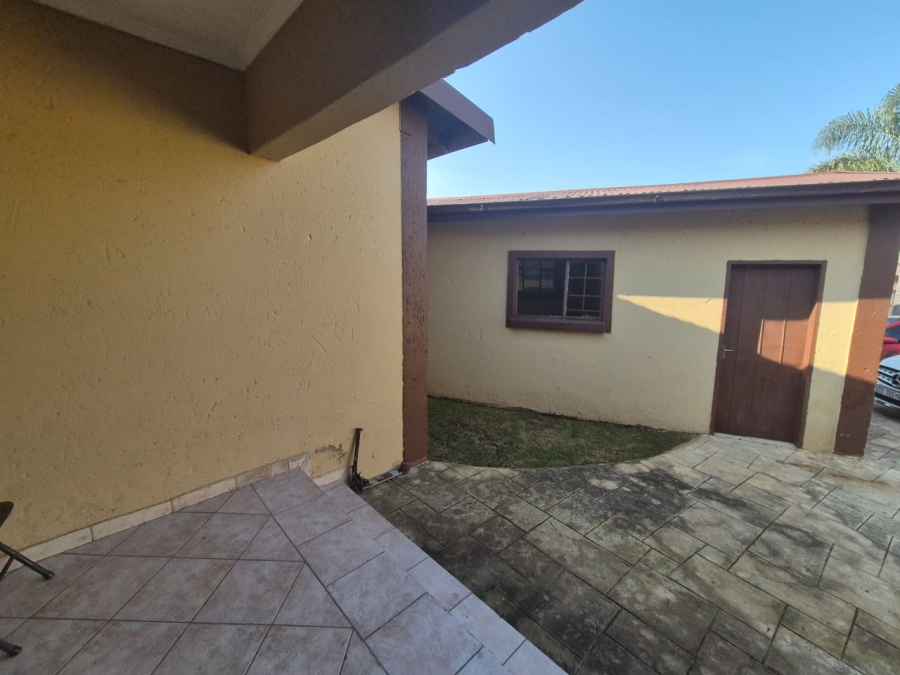 4 Bedroom Property for Sale in Liefde en Vrede Gauteng