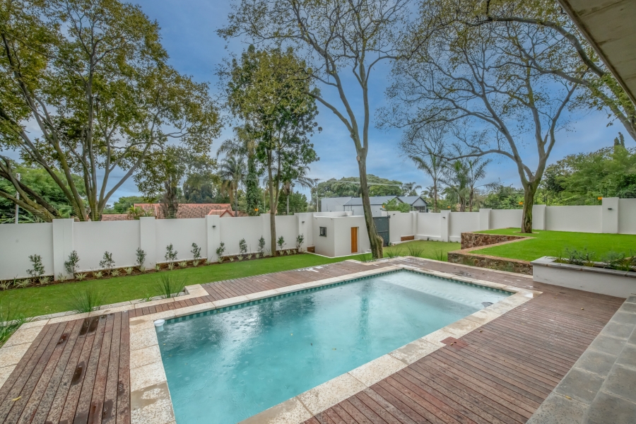 To Let 4 Bedroom Property for Rent in Waterkloof Gauteng
