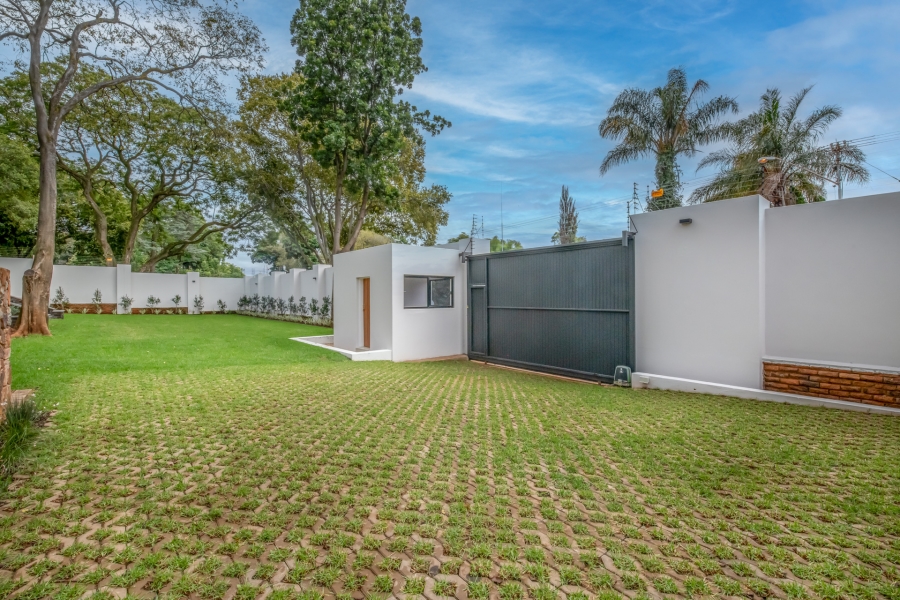 To Let 4 Bedroom Property for Rent in Waterkloof Gauteng