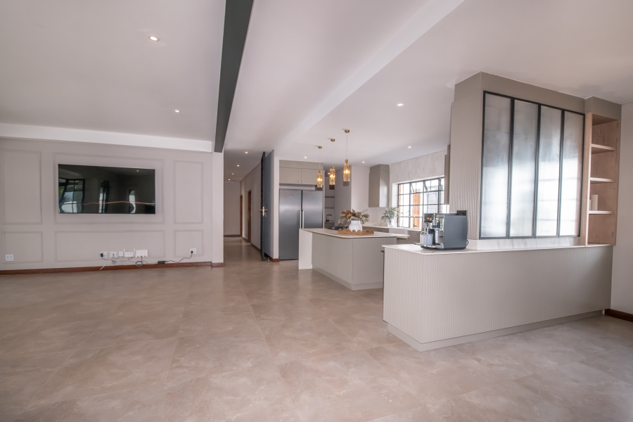 To Let 4 Bedroom Property for Rent in Waterkloof Gauteng