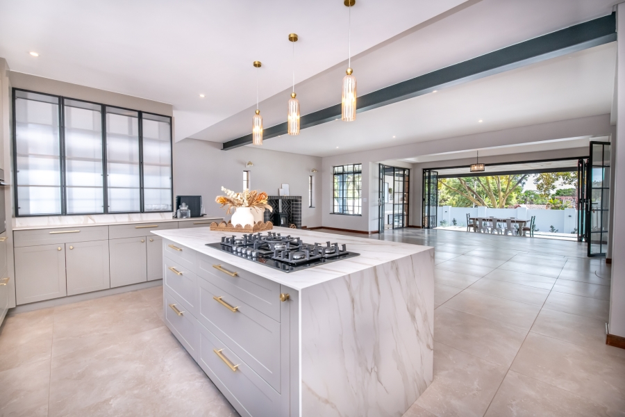 To Let 4 Bedroom Property for Rent in Waterkloof Gauteng