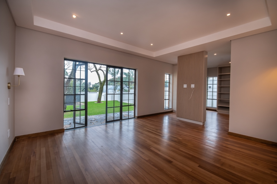 To Let 4 Bedroom Property for Rent in Waterkloof Gauteng