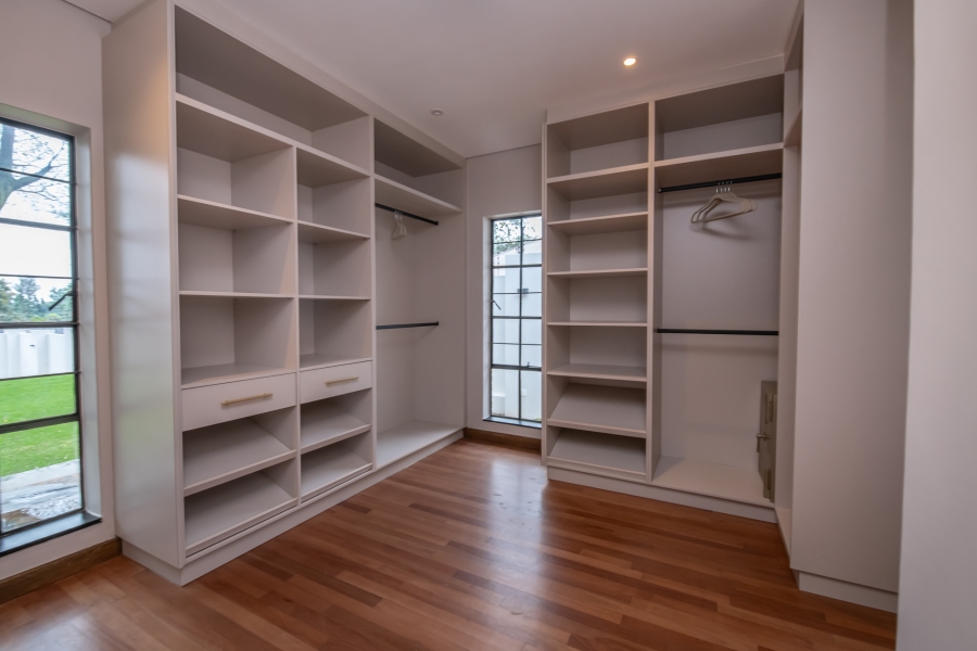 To Let 4 Bedroom Property for Rent in Waterkloof Gauteng