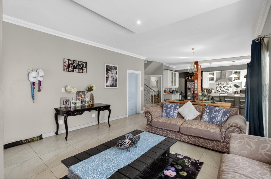 3 Bedroom Property for Sale in Midstream Hill Gauteng