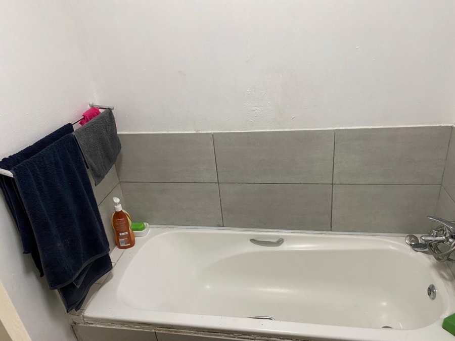 1 Bedroom Property for Sale in Sharonlea Gauteng