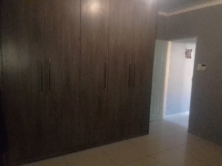 2 Bedroom Property for Sale in Golden Gardens Gauteng