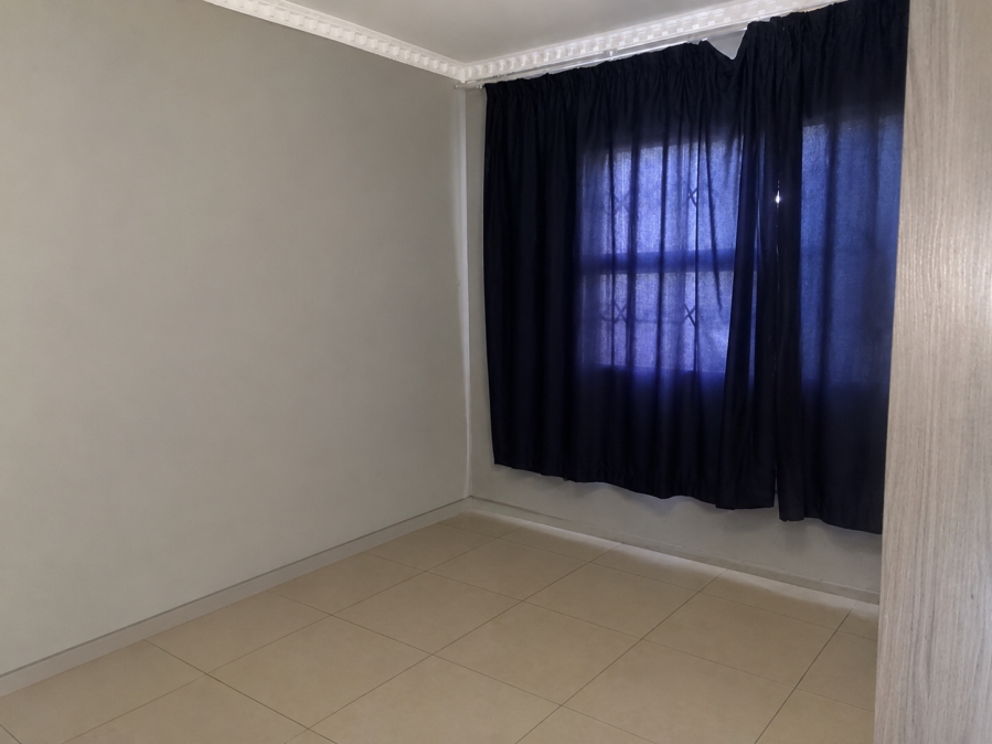 2 Bedroom Property for Sale in Golden Gardens Gauteng