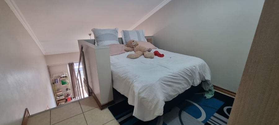 1 Bedroom Property for Sale in Hillcrest Gauteng