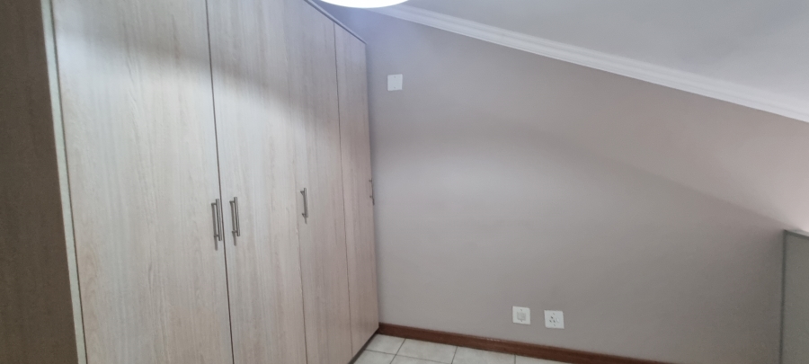 1 Bedroom Property for Sale in Hillcrest Gauteng