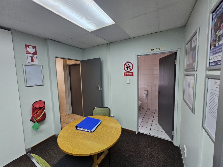 To Let Commercial Property for Rent in Die Hoewes Gauteng